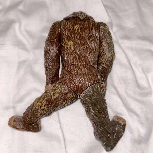Sasquatch/Bigfoot posable toy, EUC - Picture 3 of 3